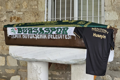 Bursaspor forması ve atkısıyla toprağa verildi