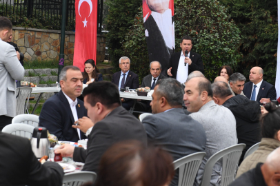 Bursa Osmangazi Belediye Başkanı Erkan Aydın, Yenibağlar Mahallesini ziyaret etti