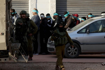 Soykırımcı İsrail ordusu Batı Şeria'da 9 Filistinliyi gözaltına aldı