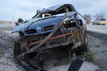 Takla atan otomobil hurdaya döndü