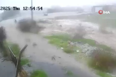 Selde kaybolan Bülent Kaptanoğlu'nun cansız bedeni bulundu! Aracının sele kapıldığı anlar kamerada...