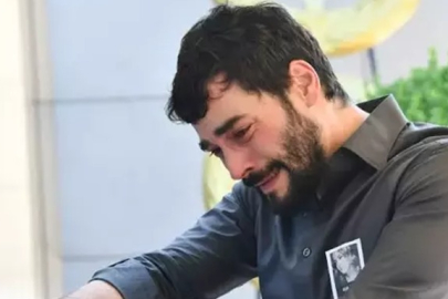 Annesinin ölümüyle yıkılmıştı! Akın Akınözü dayısını da kaybetti