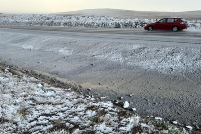 Ardahan'da yüksek kesimlerde kar etkili oldu