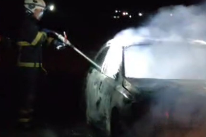 Batman'da seyir halindeki otomobil alev aldı