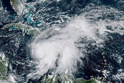 Karayipler’de 4’üncü kategori kasırga alarmı