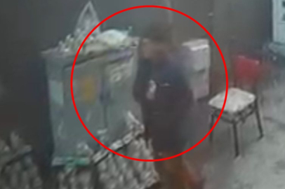 Bursa'da göz göre göre hırsızlık! Tezgahta bıraktığı telefon...