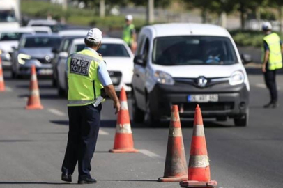 Trafik cezalarını artıran teklif askıya alındı! Para cezaları ve ehliyet iptalleri...