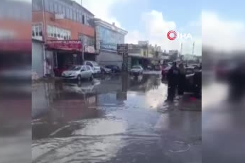 Ankara sokakları göle dönünce vatandaşlar olta atıp balık tuttu
