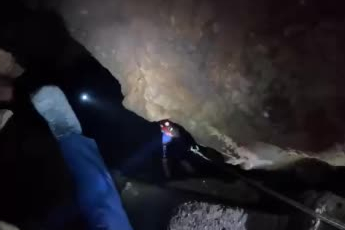 Antalya'da sığındıkları mağarada mahsur kaldılar: Restoranın bahçesinden film gibi operasyonla kurtarıldılar