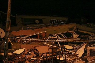 Balıkesir'deki depremde yıkılan tüm binalar böyle görüntülendi!