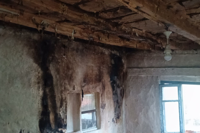 Bilecik'te bir eve yıldırım düştü