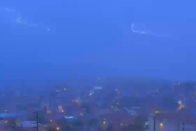 Bursa'da gece yarısı şimşekler geceyi aydınlattı