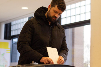 Hollanda yarın sandık başına gidiyor