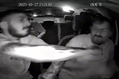 İzmir'de taksi şoförüne defalarca vurup küfürler savurdu