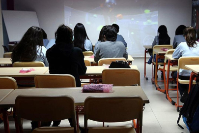 Manisa'da 5 ilçede eğitime "deprem" arası