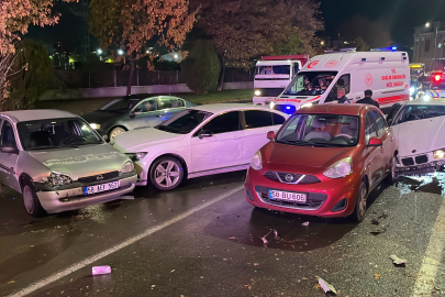 Sivas’ta 5 araç birbirine girdi: 1 kişi yaralandı