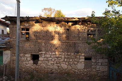 Taş değil, tarih döşemişler… Bu ev 1800 yıllık 'mektubun' üzerinde duruyor