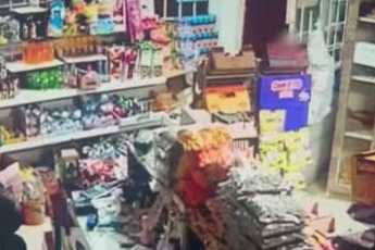 Afyonkarahisar'da boğazına şeker kaçan oğlunu Heimlich manevrasıyla kurtardı