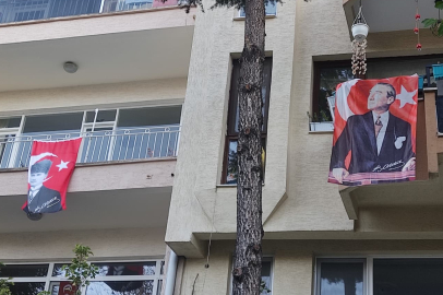 Eskişehir'de evler ve dükkanlar Türk bayrakları ile dolup taştı