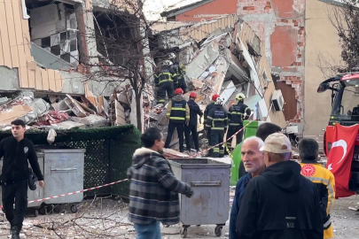 Gebze'de 6 katlı bina çöktü! Enkaz altında kalanlar var...