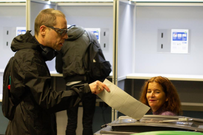 Hollanda genel seçimler için sandık başında