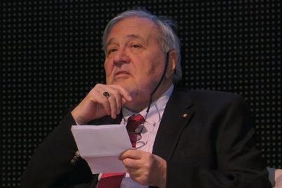 İlber Ortaylı paylaştı: Cumhuriyet'in ilan edildiği orijinal belge!