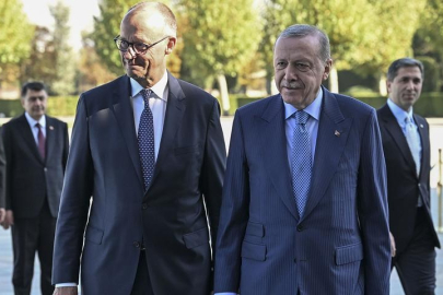 Almanya Başbakanı Merz Türkiye'de! Cumhurbaşkanı Erdoğan resmi törenle karşıladı