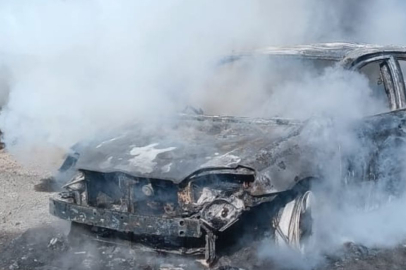 Bursa'da yanan otomobil kullanılamaz hale geldi