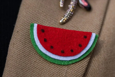 Filistin için takılan karpuz rozetine bile tahammül edemediler! Yunanistan'da tepki çeken soruşturma