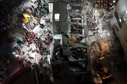 Gebze'de 7 katlı bina çöktü! 2 kardeşten acı haber, ablaları kurtuldu: 19. saatte anne babanın cansız bedenine ulaşıldı