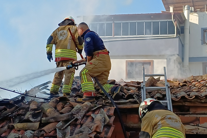 Manisa'da metruk binada çıkan yangın korkuttu