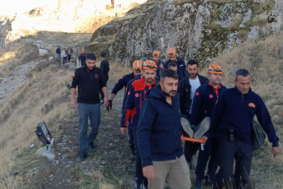Van Kalesi’nden düşen kişi ağır yaralandı