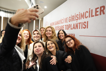 Bakan Göktaş Bursa’da kadın girişimcilerle buluştu