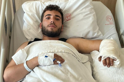 Köpek saldıran gencin kolunda doku ölmesi oluştu