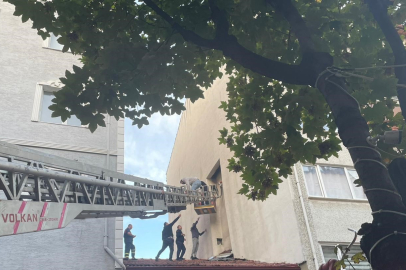 Polisten kaçmaya çalışırken baca boşluğuna sıkıştı