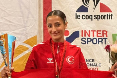 Bursa Büyükşehir Belediyesporlu Nazmiye Ak dünya üçüncüsü