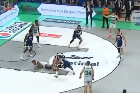 Bursaspor Basketbol'dan Bahçeşehir Koleji maçı sonrası yaşanan tartışmayla ilgili açıklama