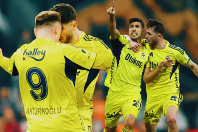 Derbide sürpriz sonuç: Fenerbahçe 2-0'dan geri gelip Beşiktaş'ı devirdi!