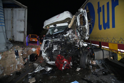 Edirne'de hatalı sollama zincirleme kazaya neden oldu: 1 ölü, 2 yaralı