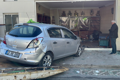 Edirne’de otomobil fırına girdi: 4 yaralı