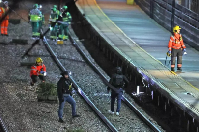 İngiltere’de trende saldırı!