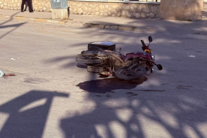 Isparta'da otomobil ile çarpışan motosikletin sürücüsü ağır yaralandı