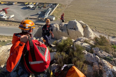 Van'da kayalıklarda mahsur kalan şahıs kurtarıldı