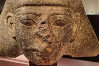 Hollanda çalınan 3 bin 500 yıllık antik heykeli Mısır'a iade ediyor