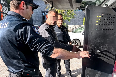 Aksaray'da boşanma aşamasındaki eşinin arabasının camını kırdı, şoka uğrayan kadın KADES'le kurtuldu