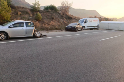 Bilecik'te 4 aracın karıştığı zincirleme kazada 3 kişi yaralandı