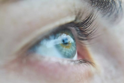 Bilim insanlarından yeni araştırma: Gözleriniz yaşlanma hızınızı ele veriyor