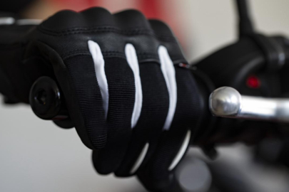 Motosikletlerde "koruyucu eldiven" zorunluluğu