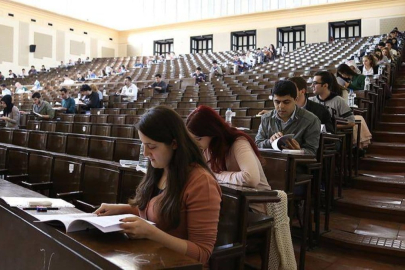 Tez ve makalelerde yapay zekâ kullanımıyla ilgili mevzuat geliyor