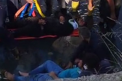 Adana'da motosiklet sulama kanalına düştü: 2 yaralı